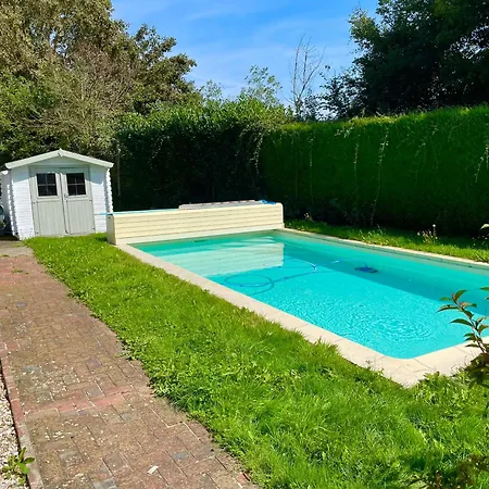Holiday home Belle Longere Avec Piscine Chauffe & Billard Maison Entiere Le Mesnil-Saint-Jean