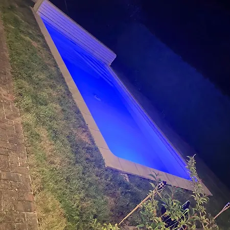 Belle Longere Avec Piscine Chauffe & Billard Maison Entiere