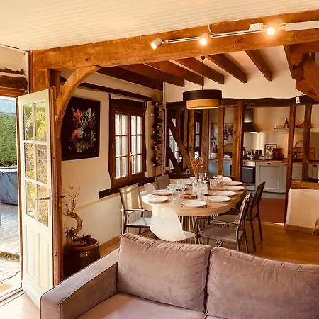 Belle Longere Avec Piscine Chauffe & Billard Maison Entiere Holiday home Le Mesnil-Saint-Jean