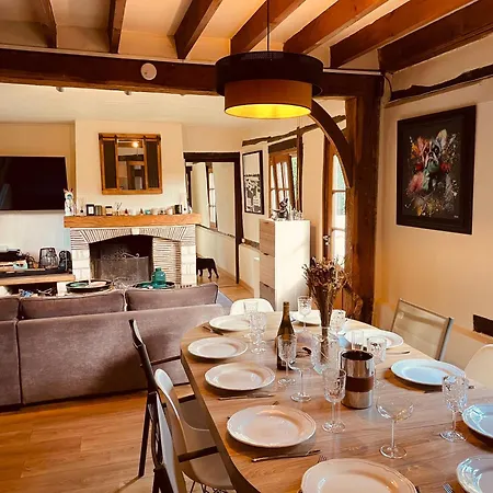 Belle Longere Avec Piscine Chauffe & Billard Maison Entiere